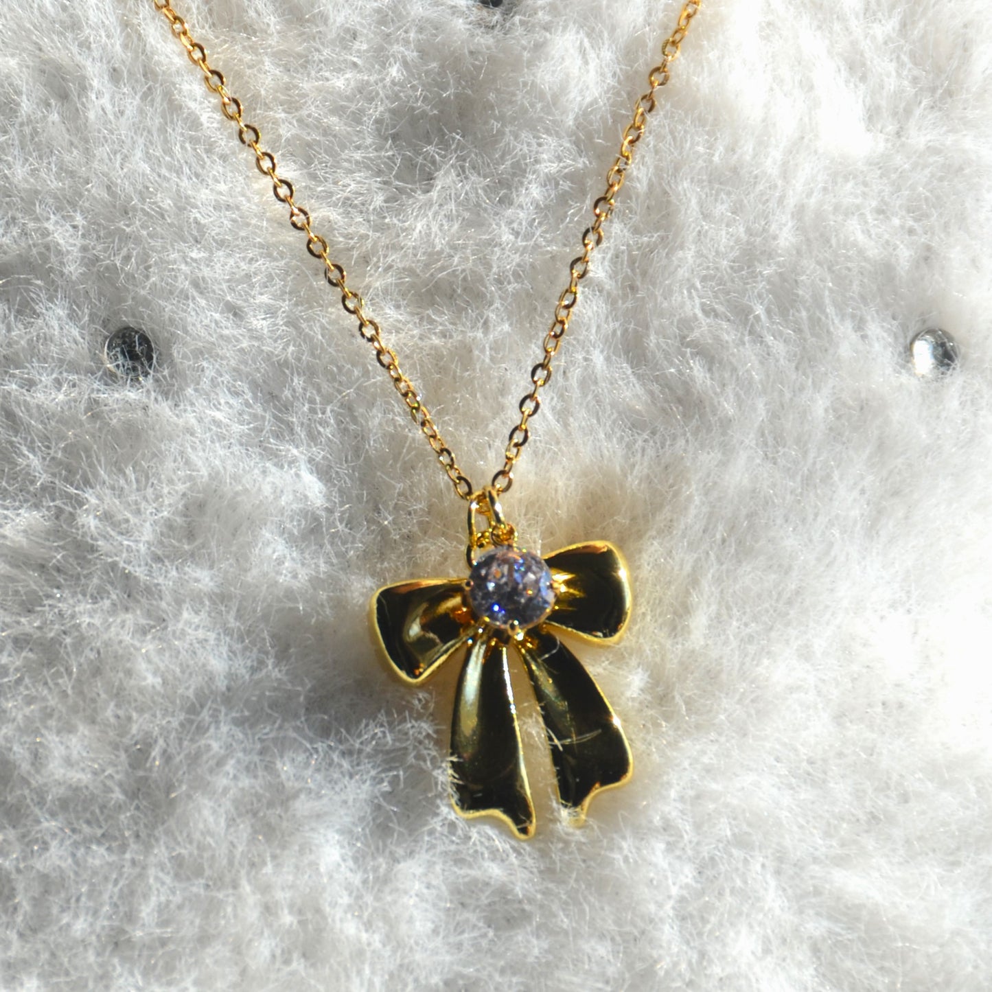 The Bow Necklace